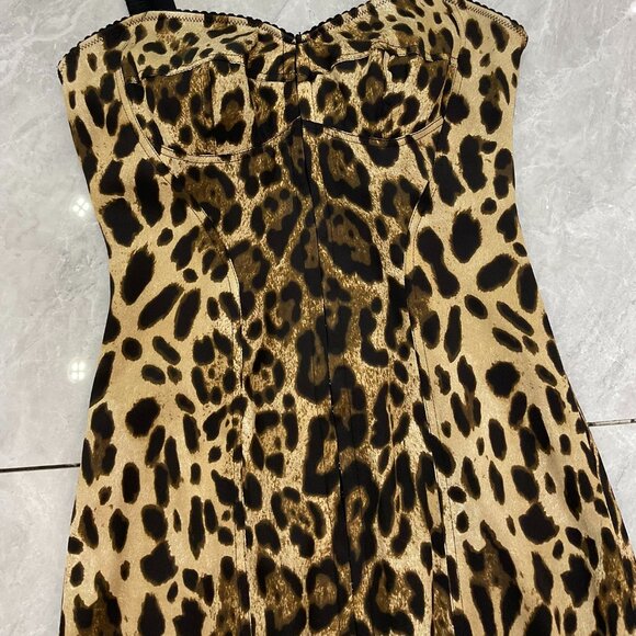 Dolce&Gabbana Leopard-Print Charmeuse Sheath Dress - Picture 11 of 12